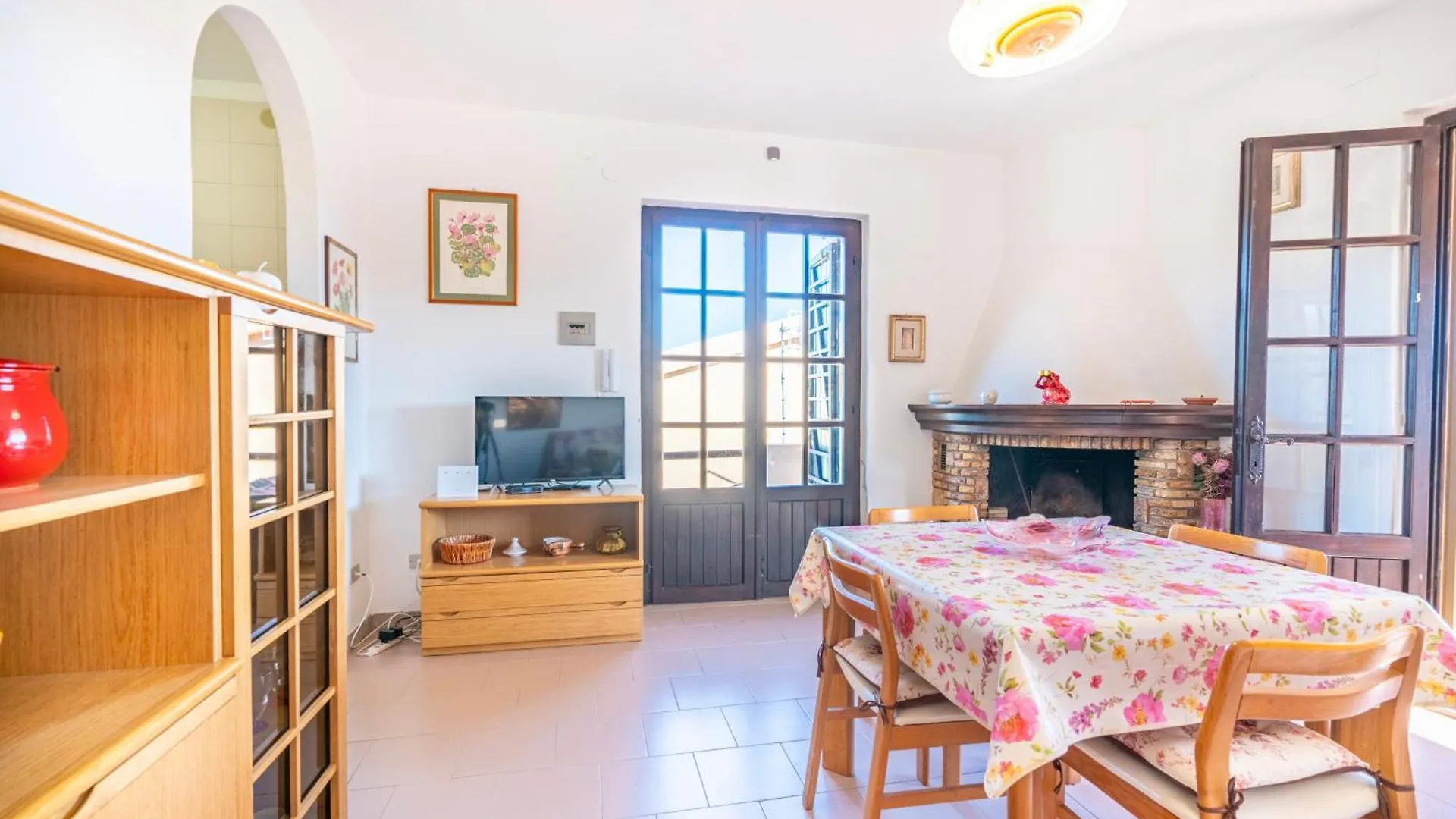 Perla Marina, Estate Infinita, Is Mortorius Villa Capitana
