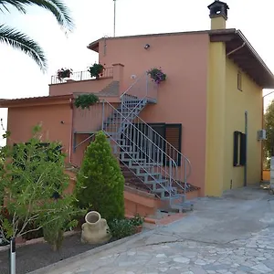 Terrazza Sul Golfo Degli Angeli Hébergement de vacances