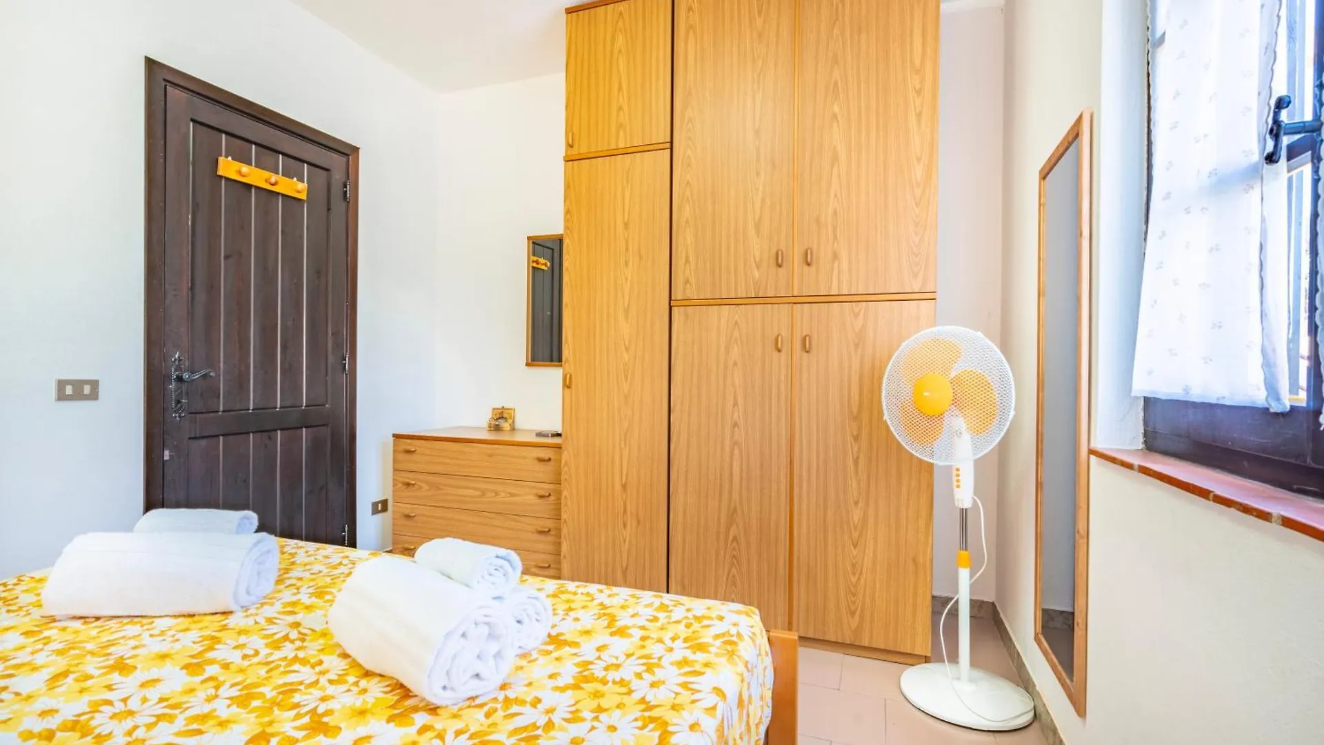Perla Marina, Estate Infinita, Is Mortorius Villa Capitana